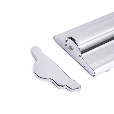 Rollbanner Deluxe Wave Silber mit Kappe chromfarben